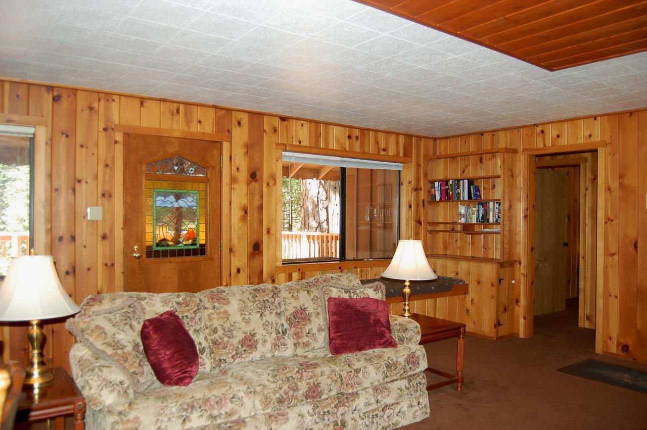 9s Pine Chalet South Wawona