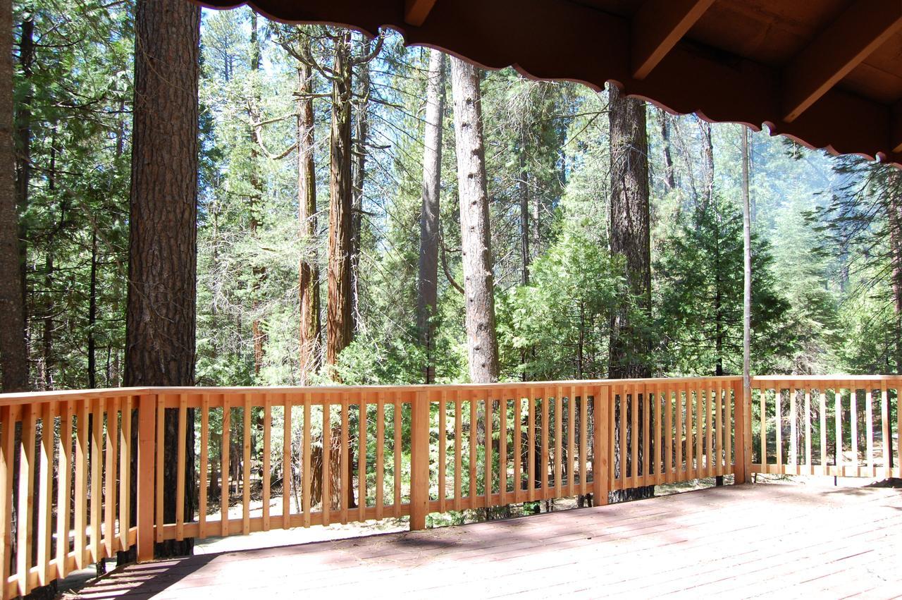 9s Pine Chalet South Wawona
